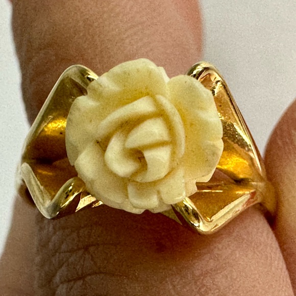 Vintage Carved Rose Ring - Picture 16 of 16